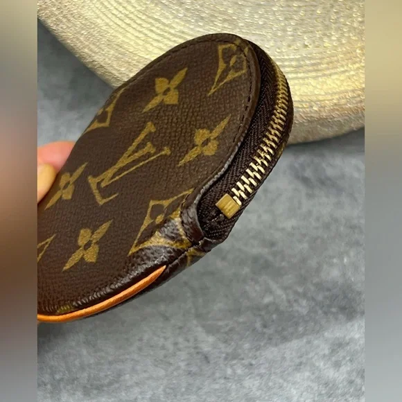 🌵Louis Vuitton Round Coin Holder Monogram🌵